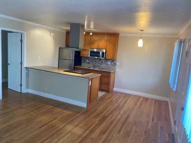 Main picture of 44 E 40th Ave