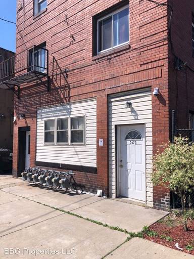 Main picture of 525 Broadway Ave