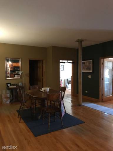 Main picture of 223 E Chicago St