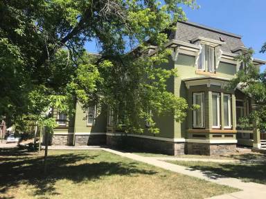 Main picture of 220 5th Ave