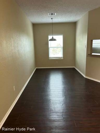 Main picture of 3205 Speedway