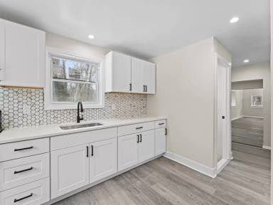 Main picture of 30 Marygold Ave