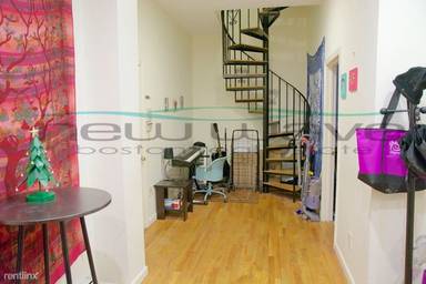 Main picture of 448 Park Dr