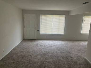 Main picture of 10 Northwood Dr