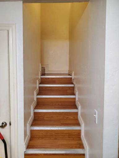 Main picture of 225 E Edwards St