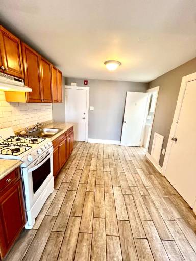 Main picture of 904 E Tioga St