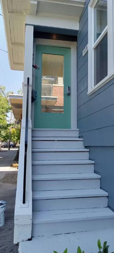 Main picture of 1916 NE Everett St