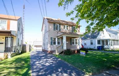 Main picture of 310 W Crawford Ave