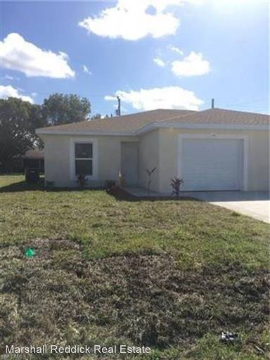 Main picture of 11 NE 16th Pl