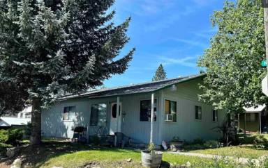 Main picture of 204 Cedar St
