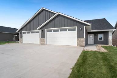 Main picture of 1115 S Foss Ave