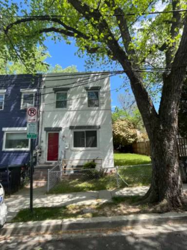 Main picture of 1340 Dexter Ter SE