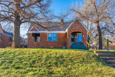Main picture of 918 W Hill St