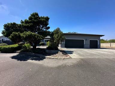 Main picture of 3200 Natalie Way