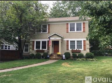Main picture of 6326 Oak St