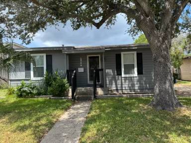 Main picture of 734 Sharon Dr