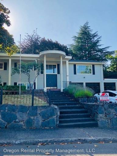 Main picture of 855 22nd Ave NW