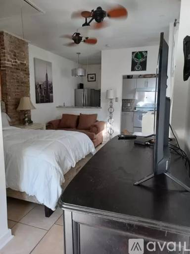 Main picture of 1826 Hillary St