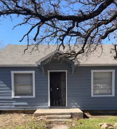 Main picture of 2914 Walker St