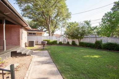 Main picture of 118 N Lois Ln