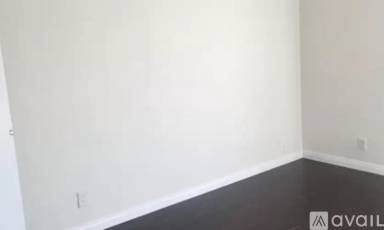 Main picture of 2039 S Grandview Ln