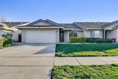 Main picture of 1064 Courtyard Dr