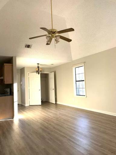 Main picture of 2512 Bonnie Jean Pl