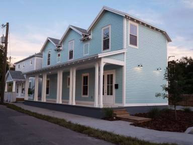 Main picture of 604 SW 5th Ter