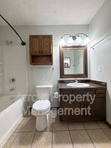 Main picture of 1117 SW 10th Cir