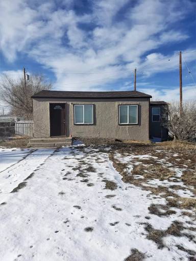 Main picture of 498 Evans St