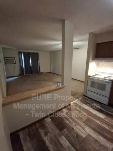 Main picture of 221 Grand Ave W