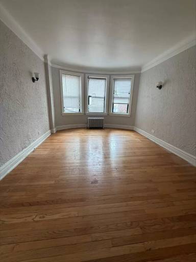 Main picture of 8242 S Drexel Ave