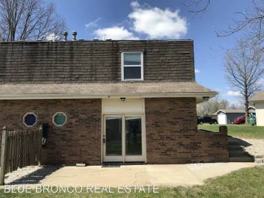 Main picture of 805 NE Ball Dr