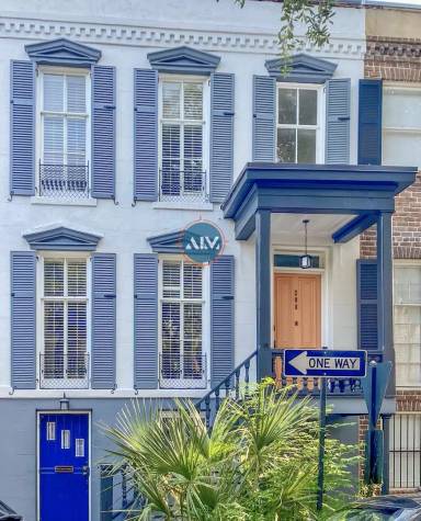 Main picture of 208 E Taylor St