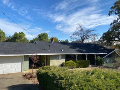 Main picture of 540 Perry St