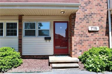 Main picture of 716 Shawnee Dr