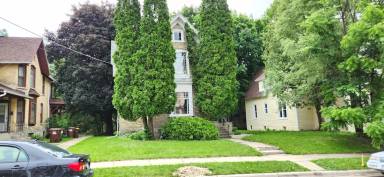 Main picture of 332 S Prospect St