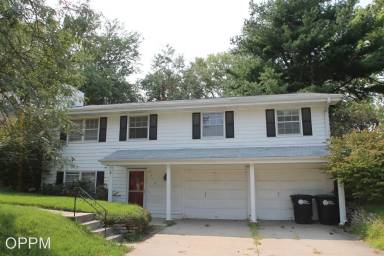 Main picture of 5312 S 106th St