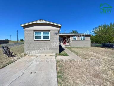 Main picture of 921 SW Ranch Oak Blvd