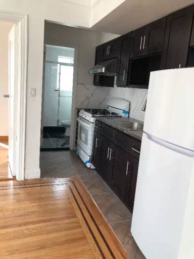 Main picture of 6320 Haring St