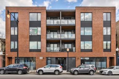 Main picture of 2111 S Halsted St