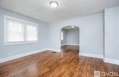 Main picture of 2905 E 16th St