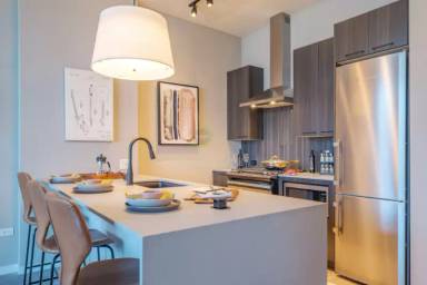 Main picture of 949 W Washington Blvd