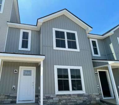 Main picture of 2945 Locust Grove Ct