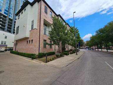 Main picture of 2119 Canton St