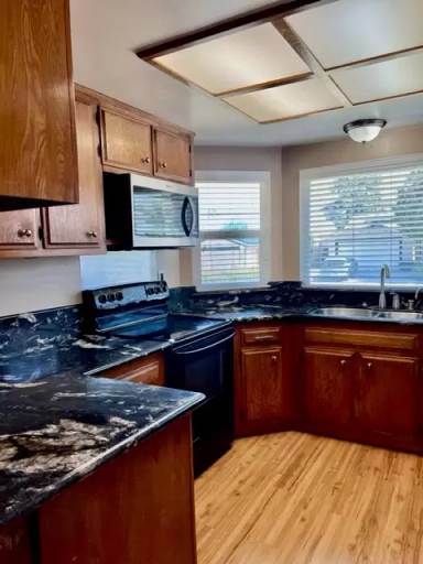 Main picture of 2245 Daffodil Dr