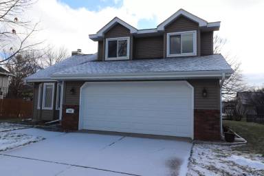 Main picture of 725 SE Peterson Dr
