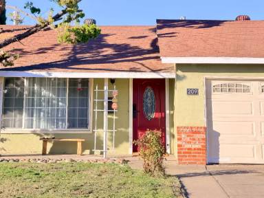 Main picture of 209 Grant Ct