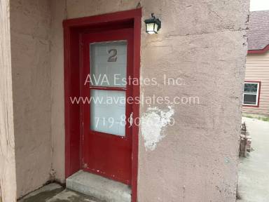 Main picture of 714 E 3rd St