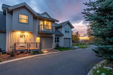 Main picture of 112 Aspen Meadows Rd